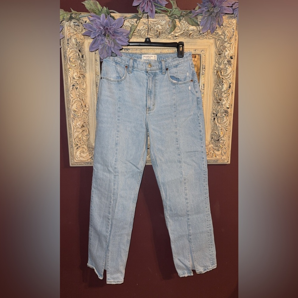 Abercrombie & Fitch The '90s Straight High Rise Jeans
